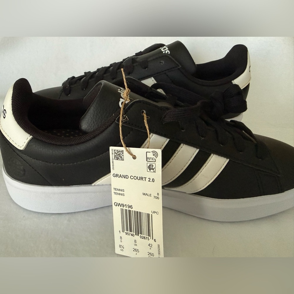 Men’s Adidas Grand Court 2,0. Size 8.5